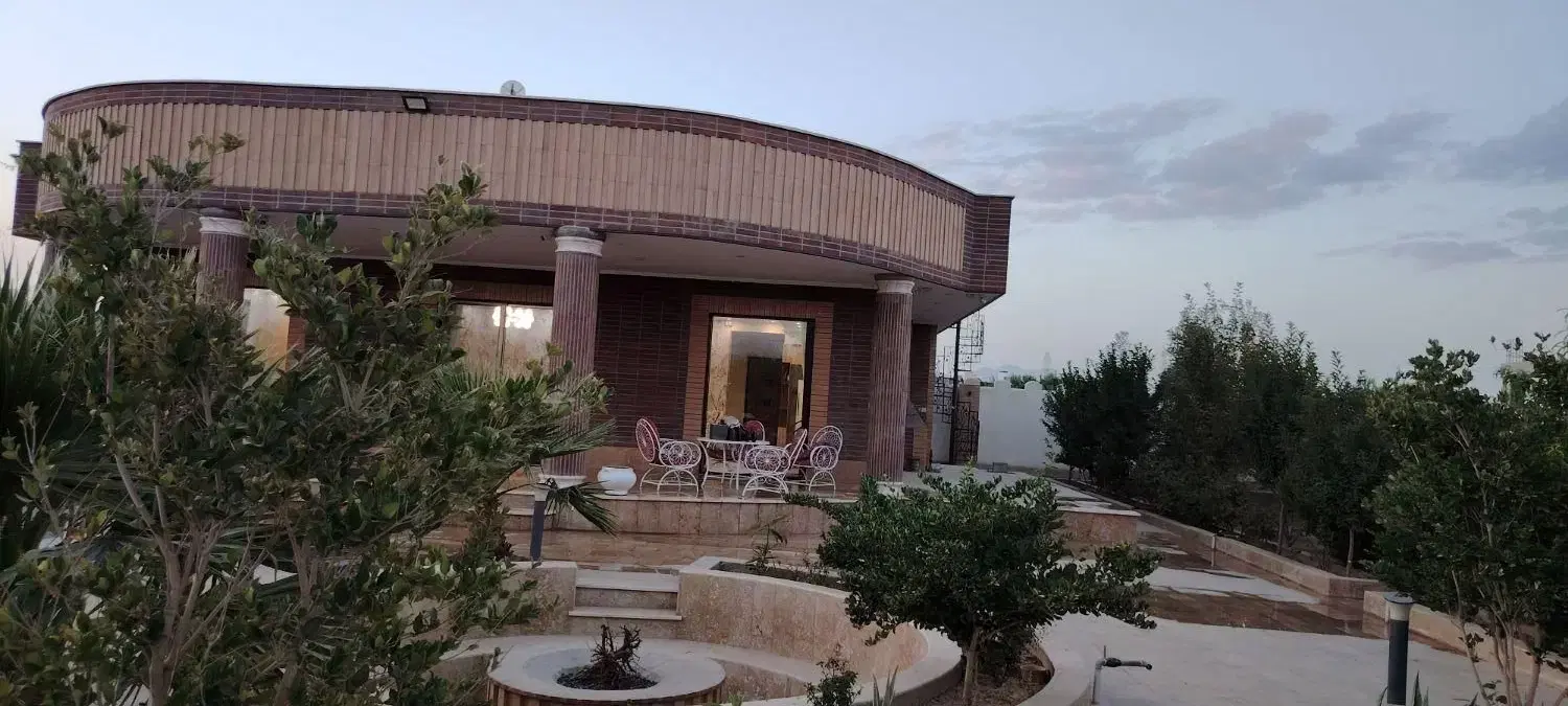 فروش خانه ویلایی 2400متری ۲ خوابه در قلعه سفید