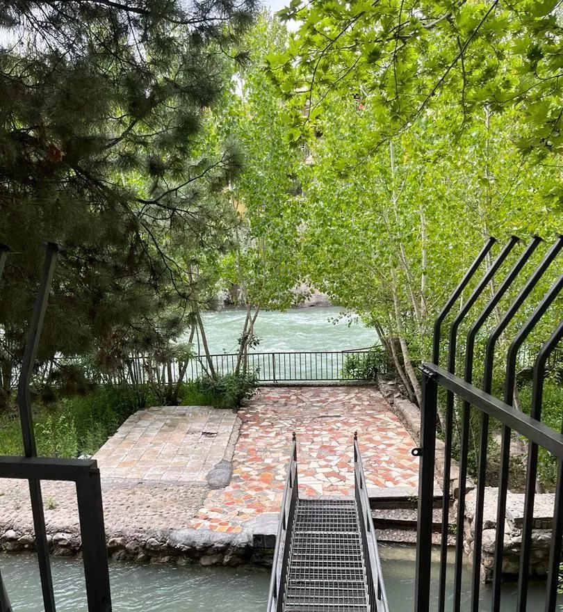 اجاره دوخواب لب آب باغ بهادران