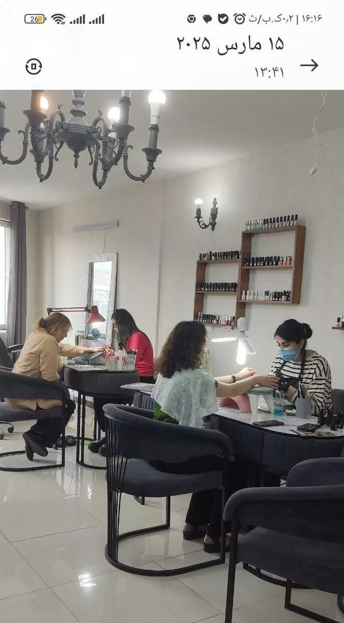 اجاره میز،تخت و صندلی درتمام لایه‌های آرایشی