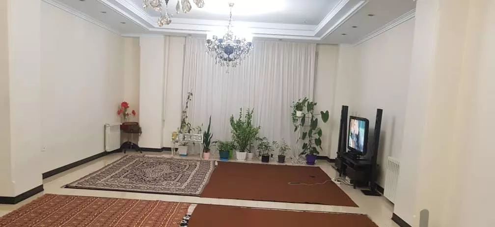 آپارتمان در تهرانسر ۱۳۰ متری سه خواب