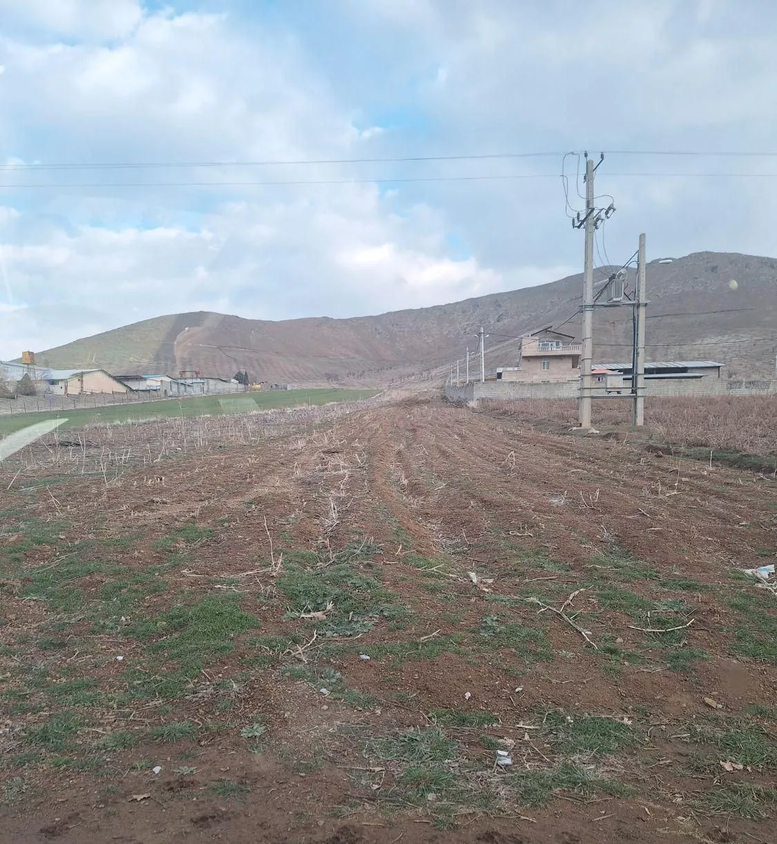 ۳۰۰۰ متر زمین کشاورزی دیم صحنه روستای دولت آباد