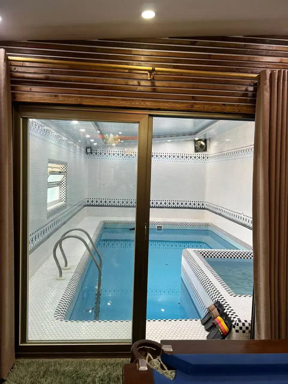 ویلااستخرداردرسرخرودتوضیحات رو بخون مالکم