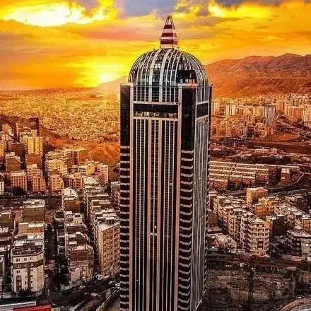 مغازه 110متر در نصر همکف