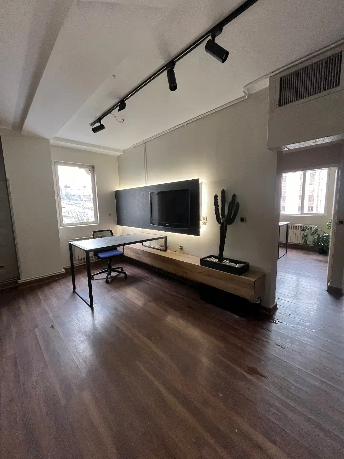 اجاره اتاق یا یک میز از دفتر معماری