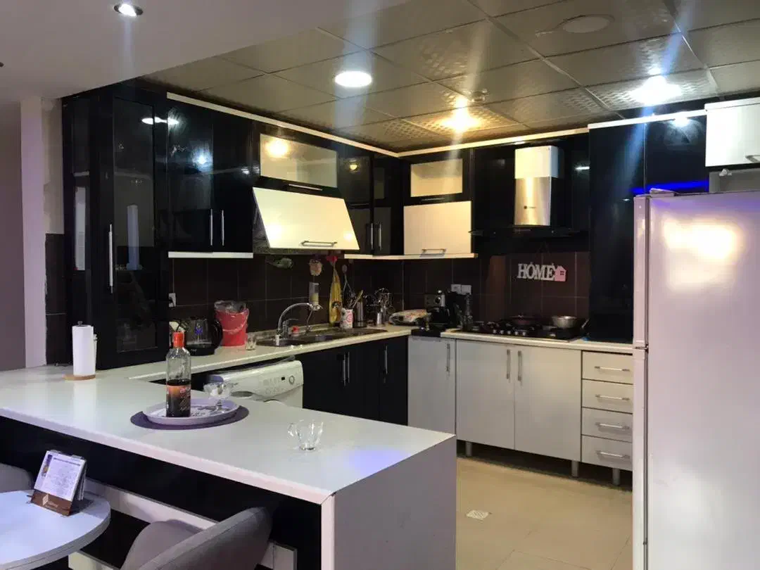 ۲۰۰متر کلید اول تاپ لوکیشن خ بعثت