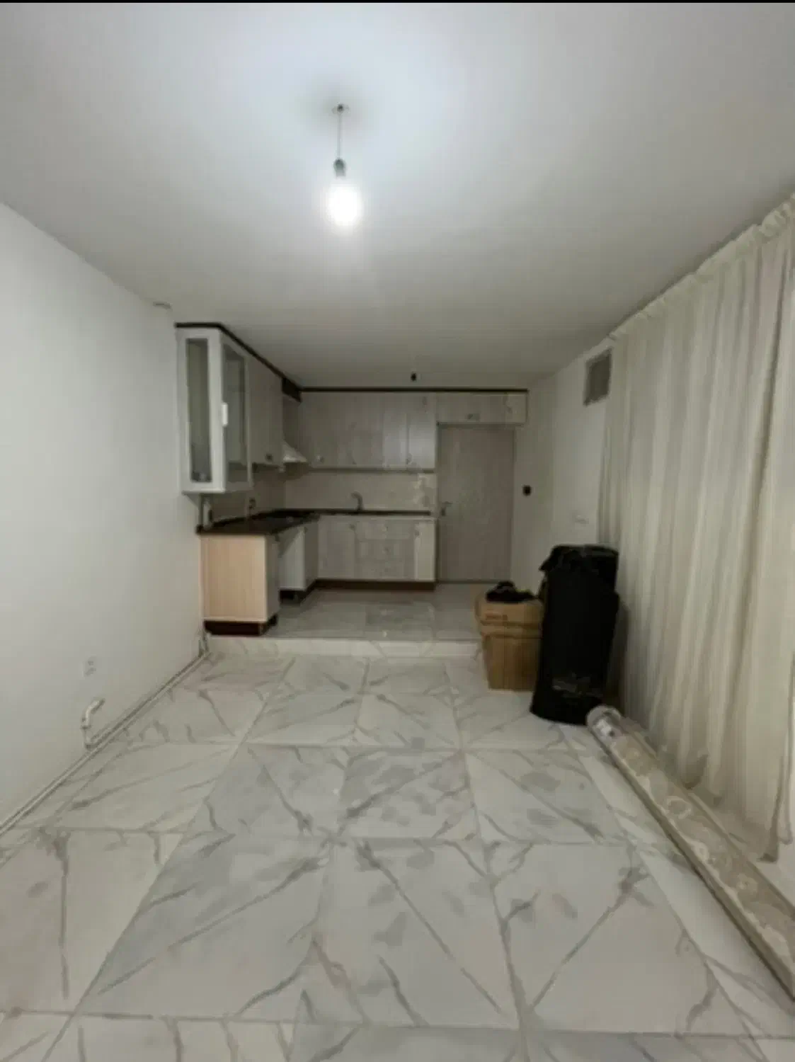 واحد مسکونی به متراژ ۵۰ متر اجاره داده میشود