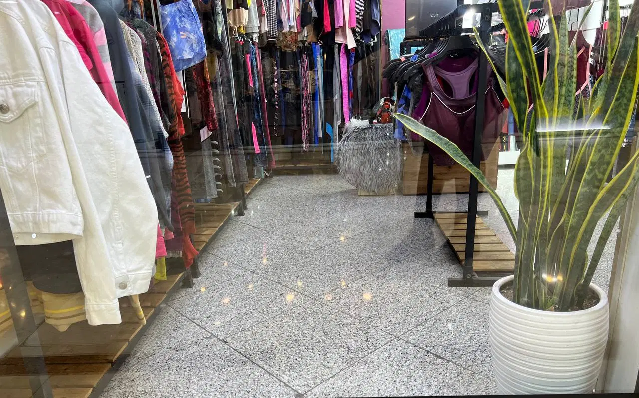 ۱۳ متر مغازه اجاره تهرانسر پاساژ گلستان