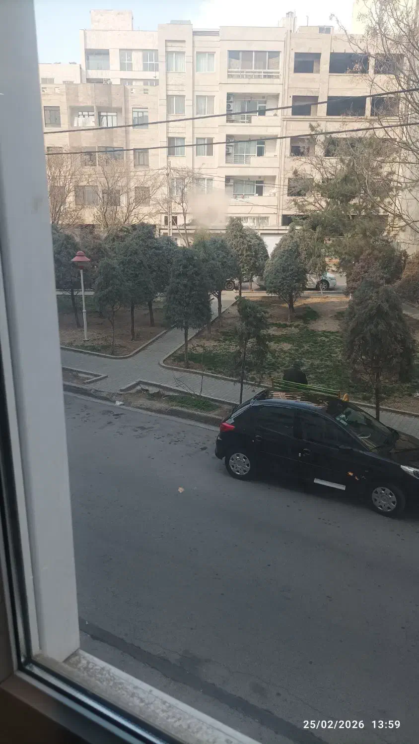 352 متر زمین
