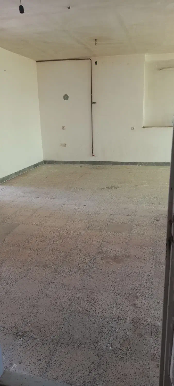 آپارتمان کمیجان رهن و اجاره ۹۰متر بنا۸۰متر حیاط