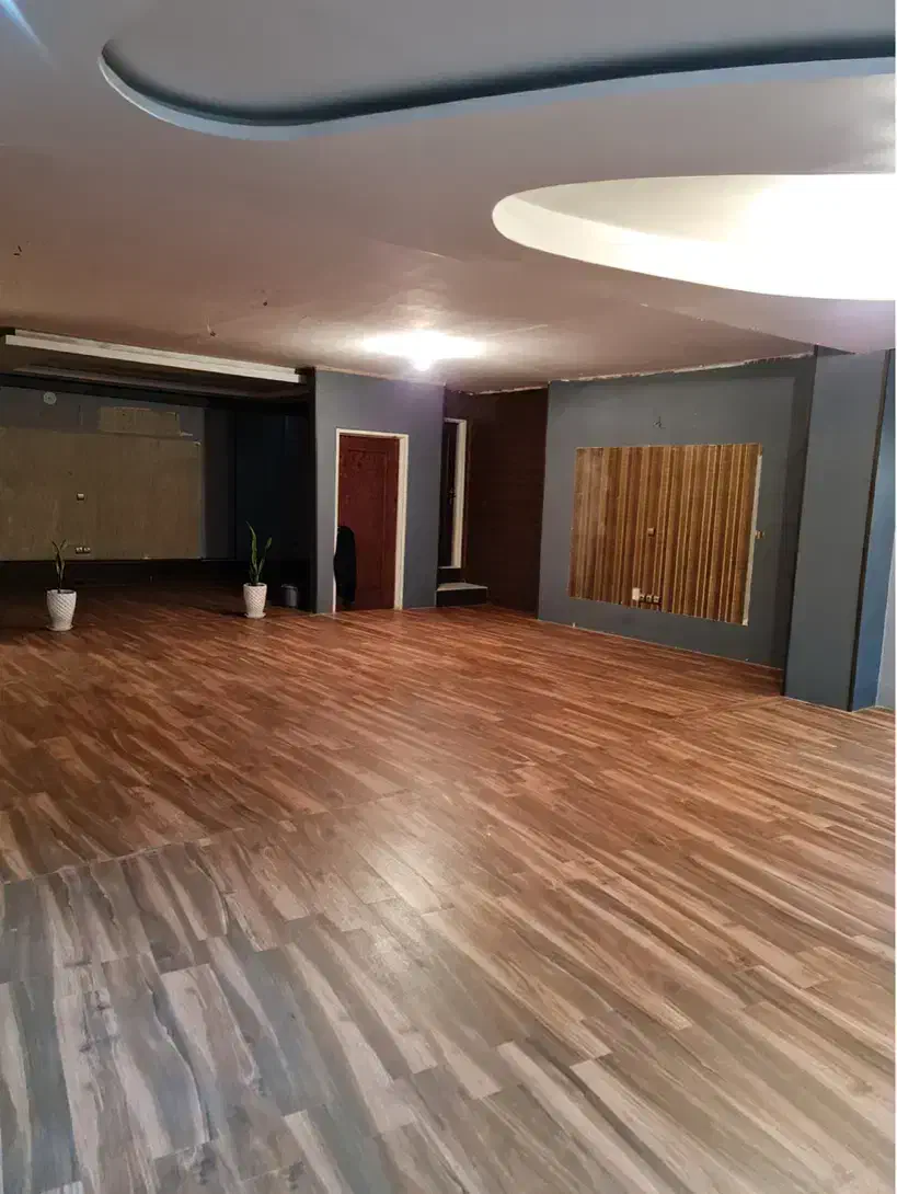 دفتر کار ۱۲۵ متری خیابان محتشم کاشانی