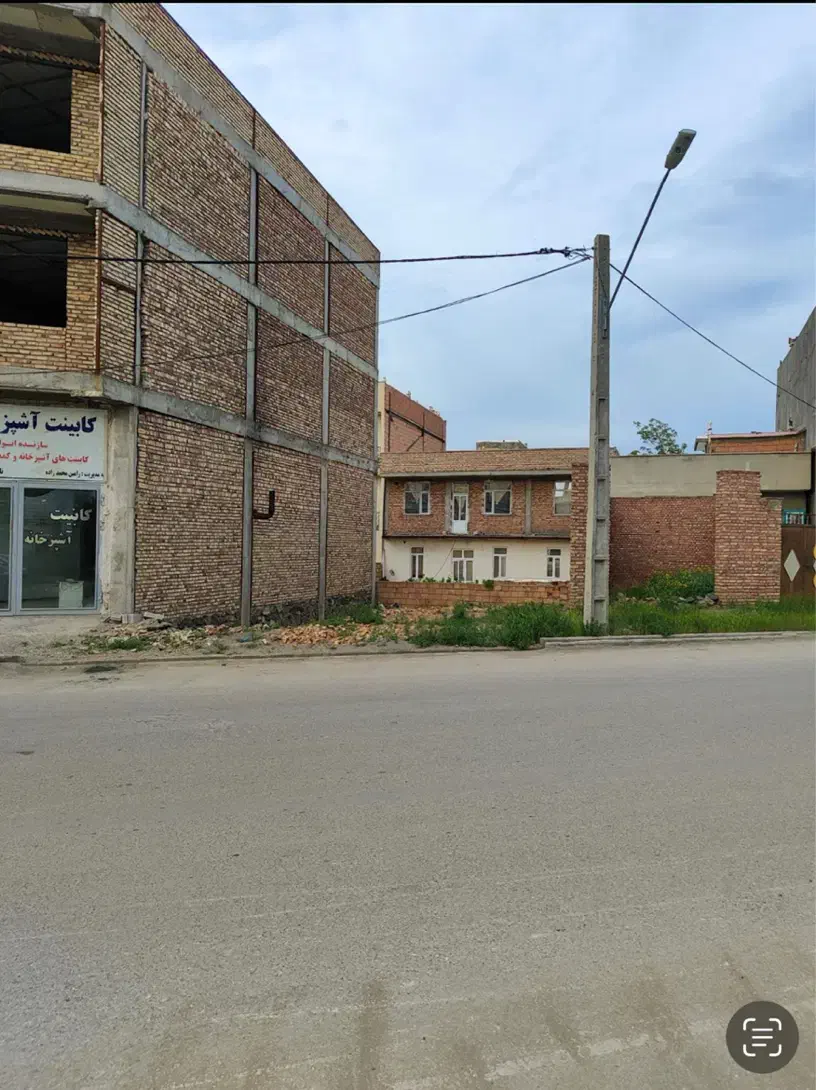 زمین تجاری 94 متر بر خیابان 24 متری