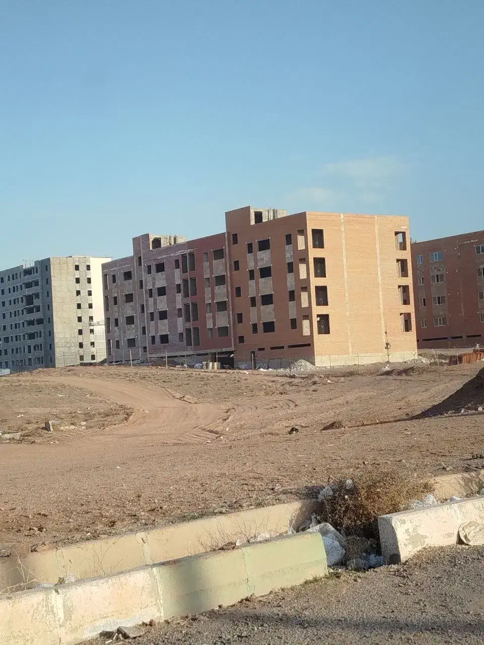 زون ۴۱ پارکینگ مسقف بام پرند فاز۷