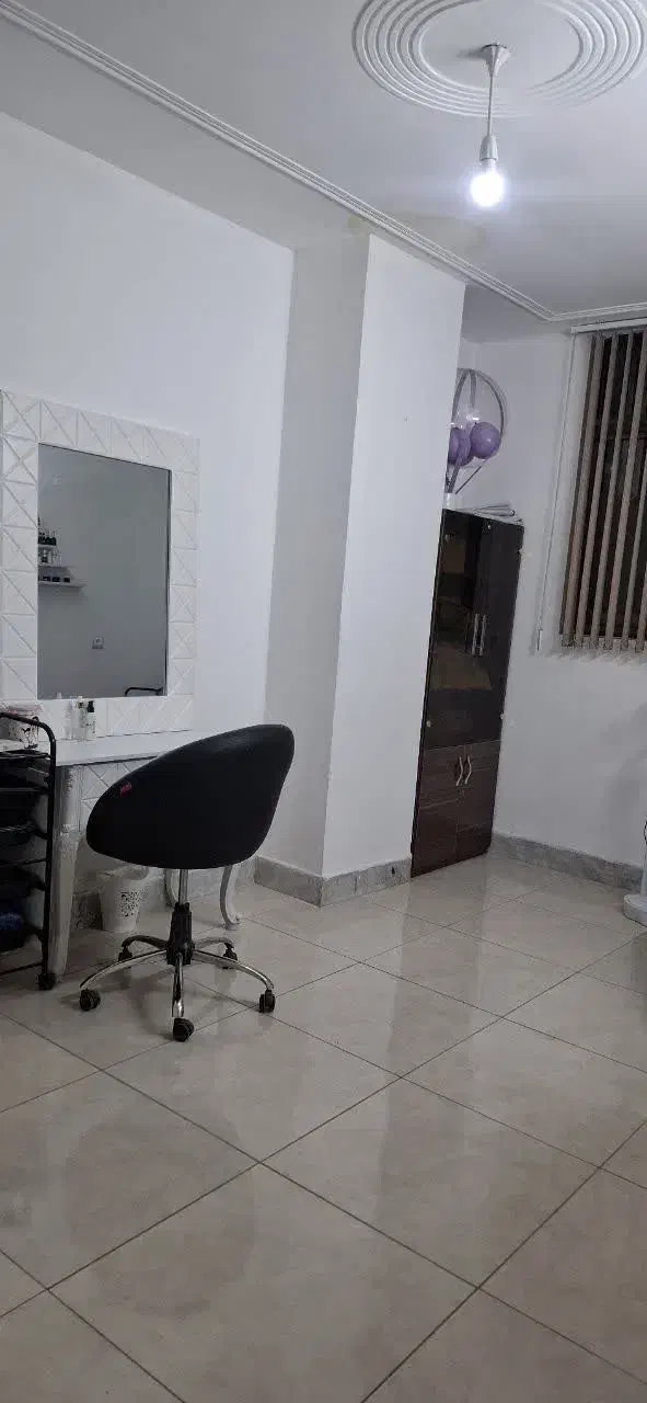 دفتر کار بر خیابان کاوه