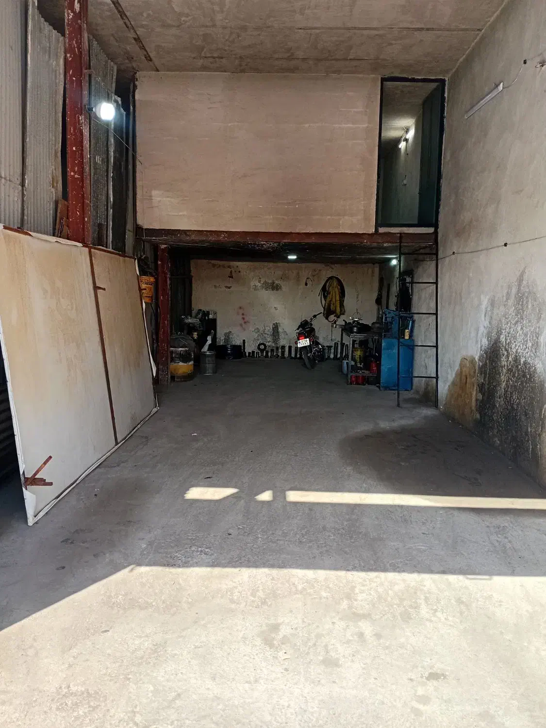 اجاره یک باب مغازه داخل گاراج