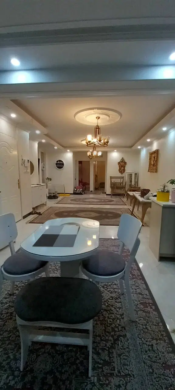 یک واحد اپارتمان ۱۰۰ متری
