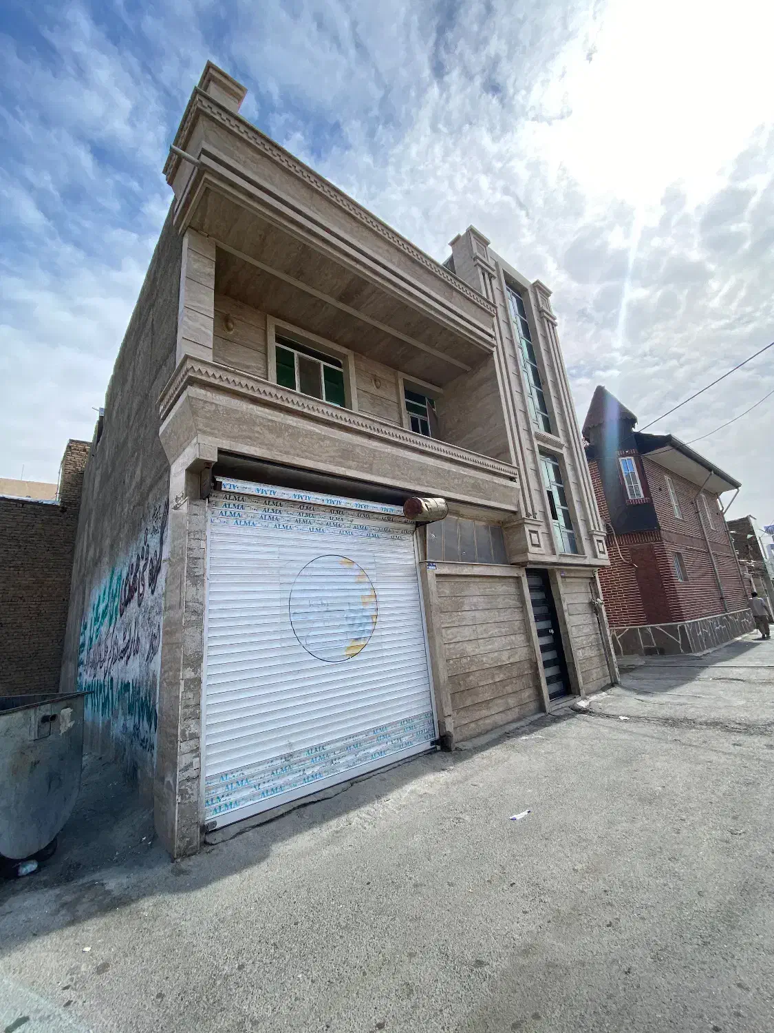 فروش کلی اپارتمان دو واحد ۹۰متری دو خواب و مغازه