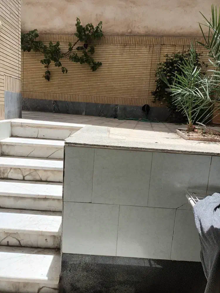 اجاره طبقه همکف ۱۰۰ متری