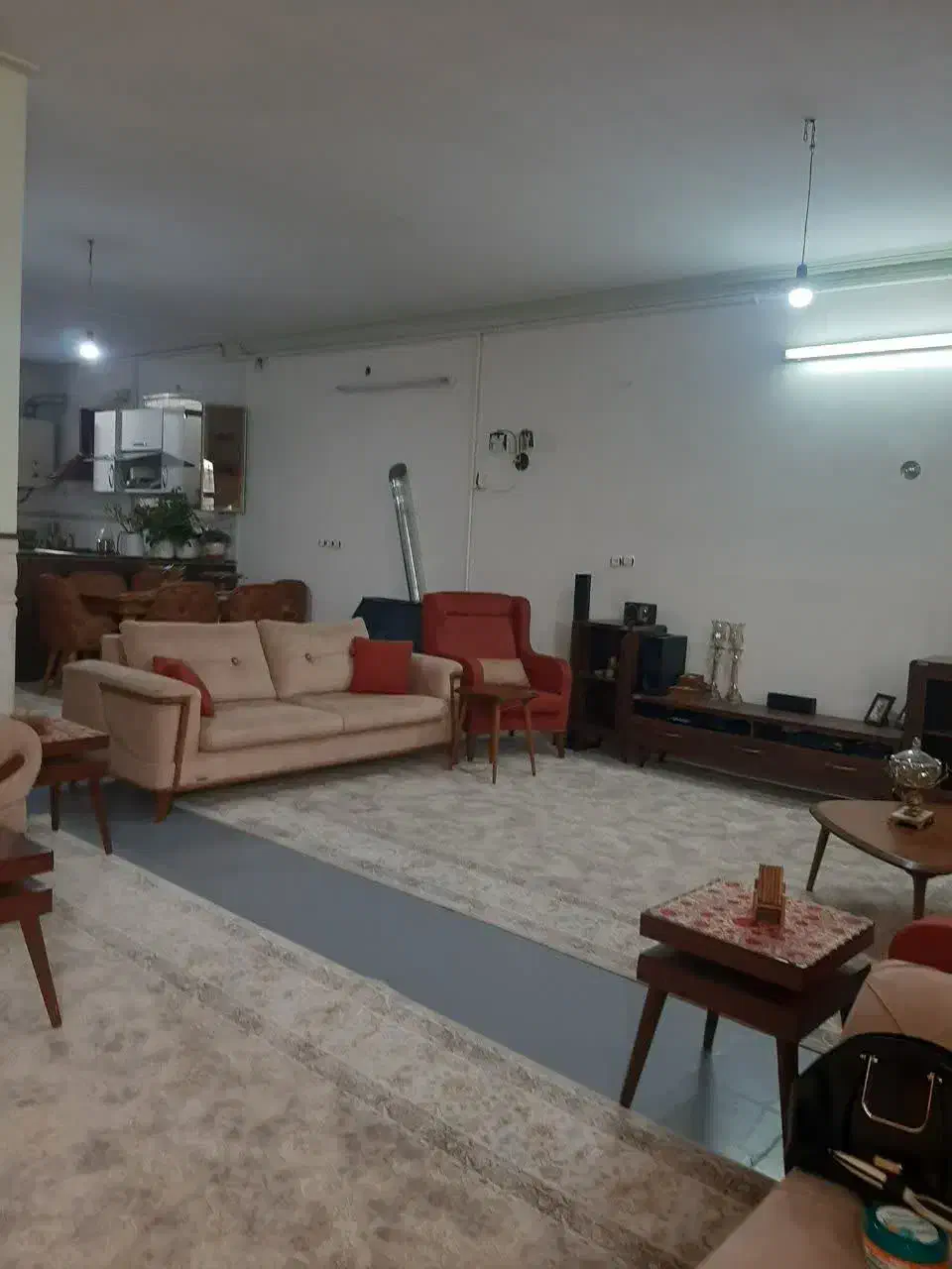 رهن ۳۰۰  اجاره ۶