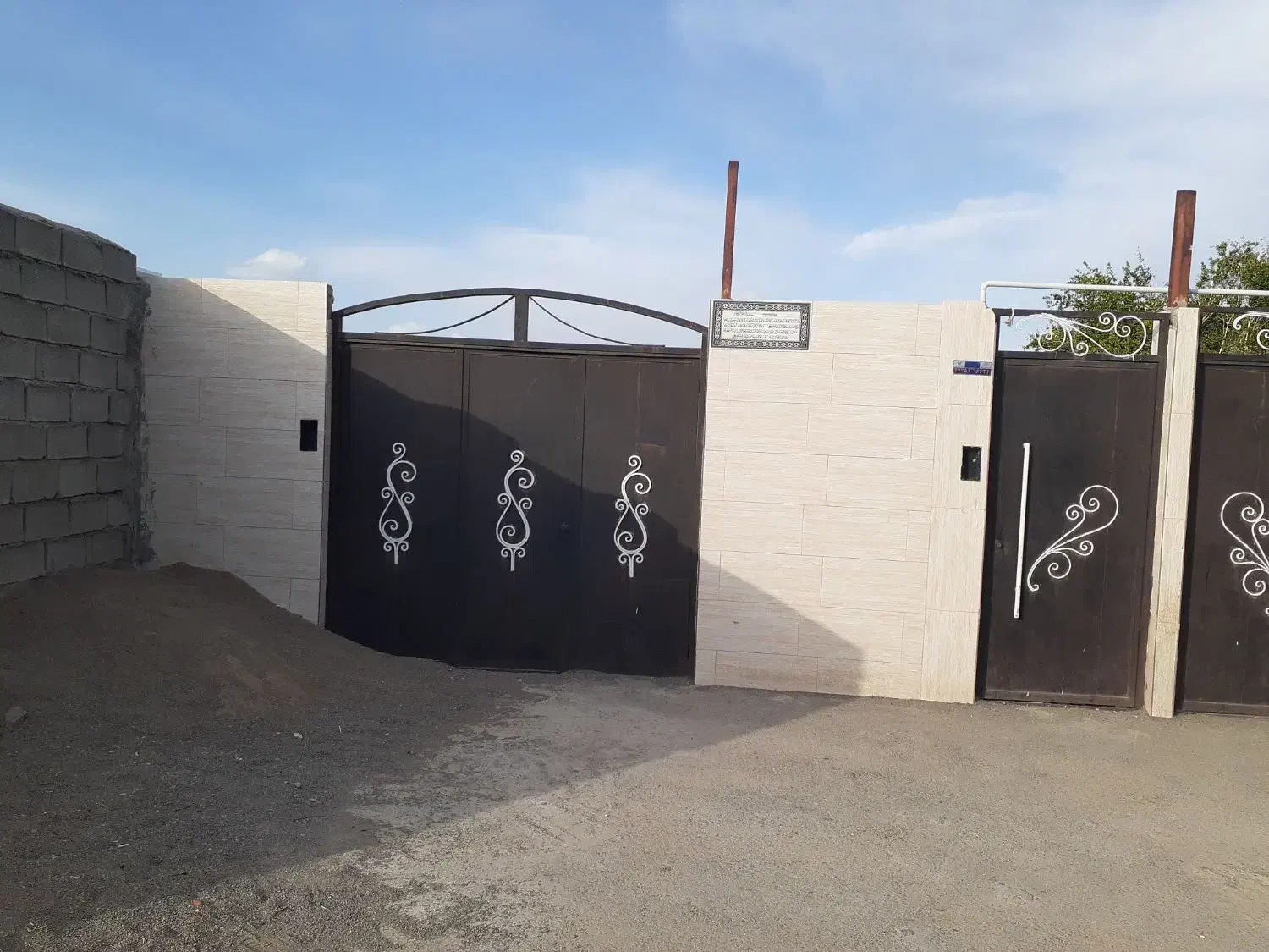 زمین به متراژحدودی ۱۰۰ متر