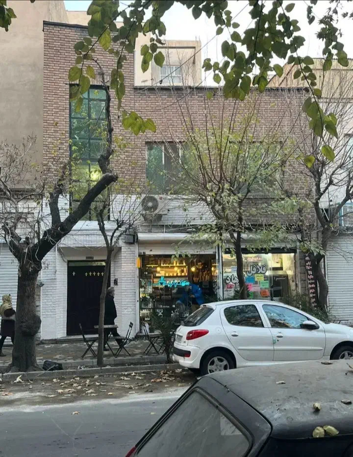 اجاره واحد۹۴ متری بر خیابان فروزش