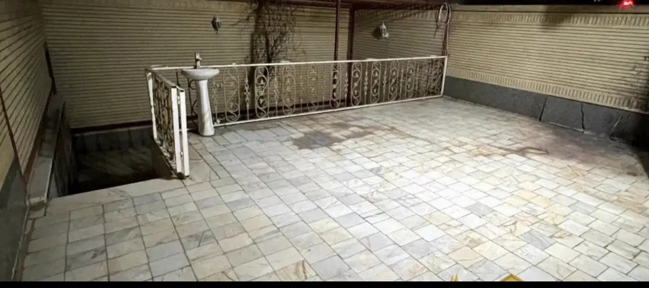 خانه ویلایی  ابتدای بلوار نبوت