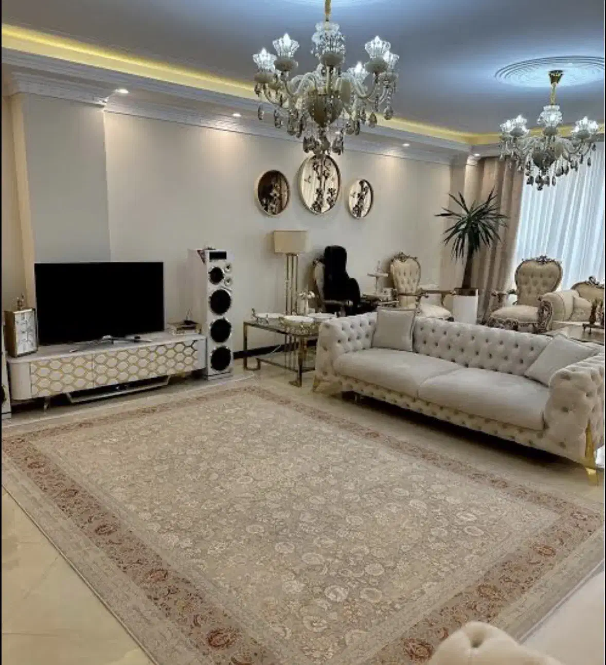 دو طبقه بالای همکف فروشی