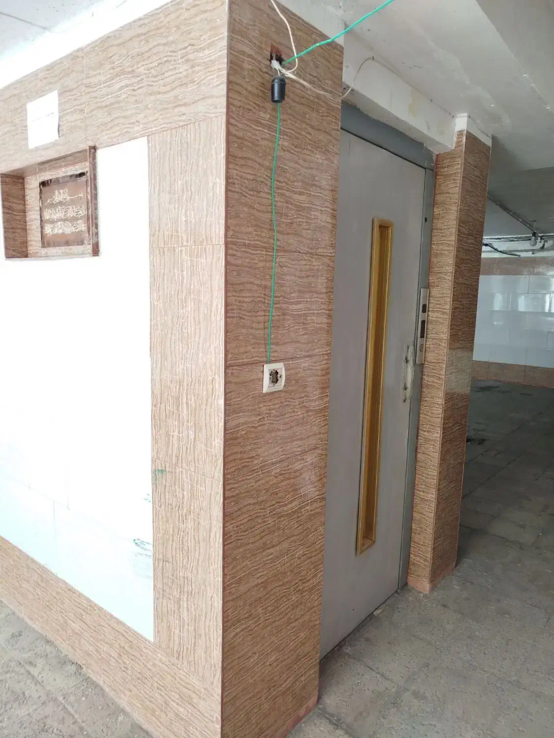 ۶۶ متر روب نما با آسانسور