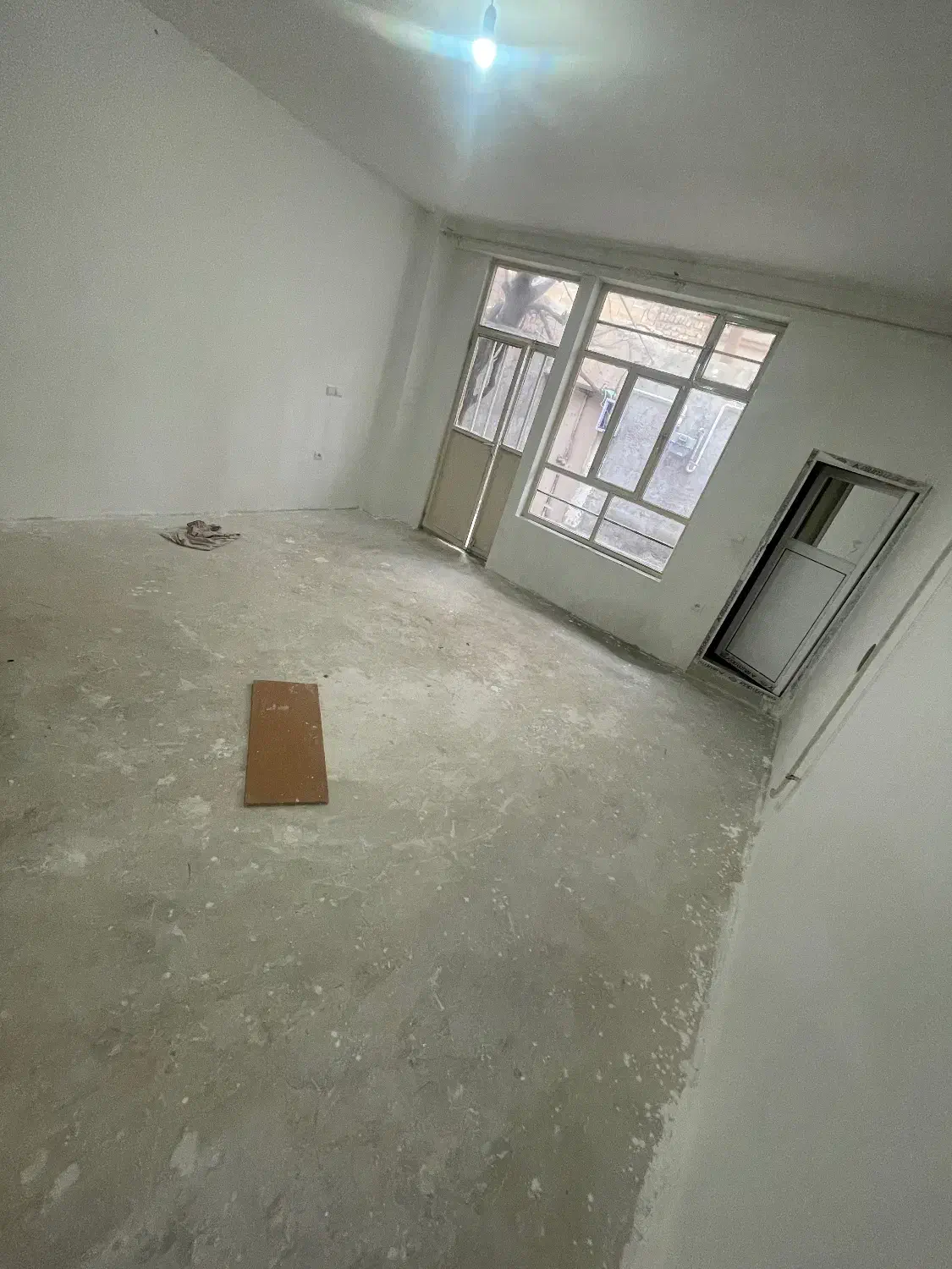 رهن و اجاره حیاط ۶۵ متری