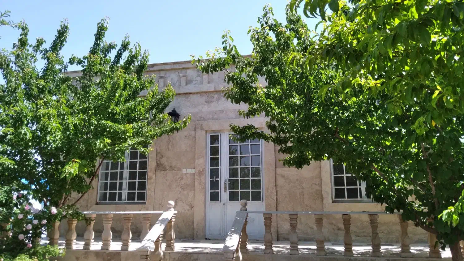 خانه باغ ویلایی ۲۰۰متری درشاهنامه،۳۰۰متردیگرباغچه