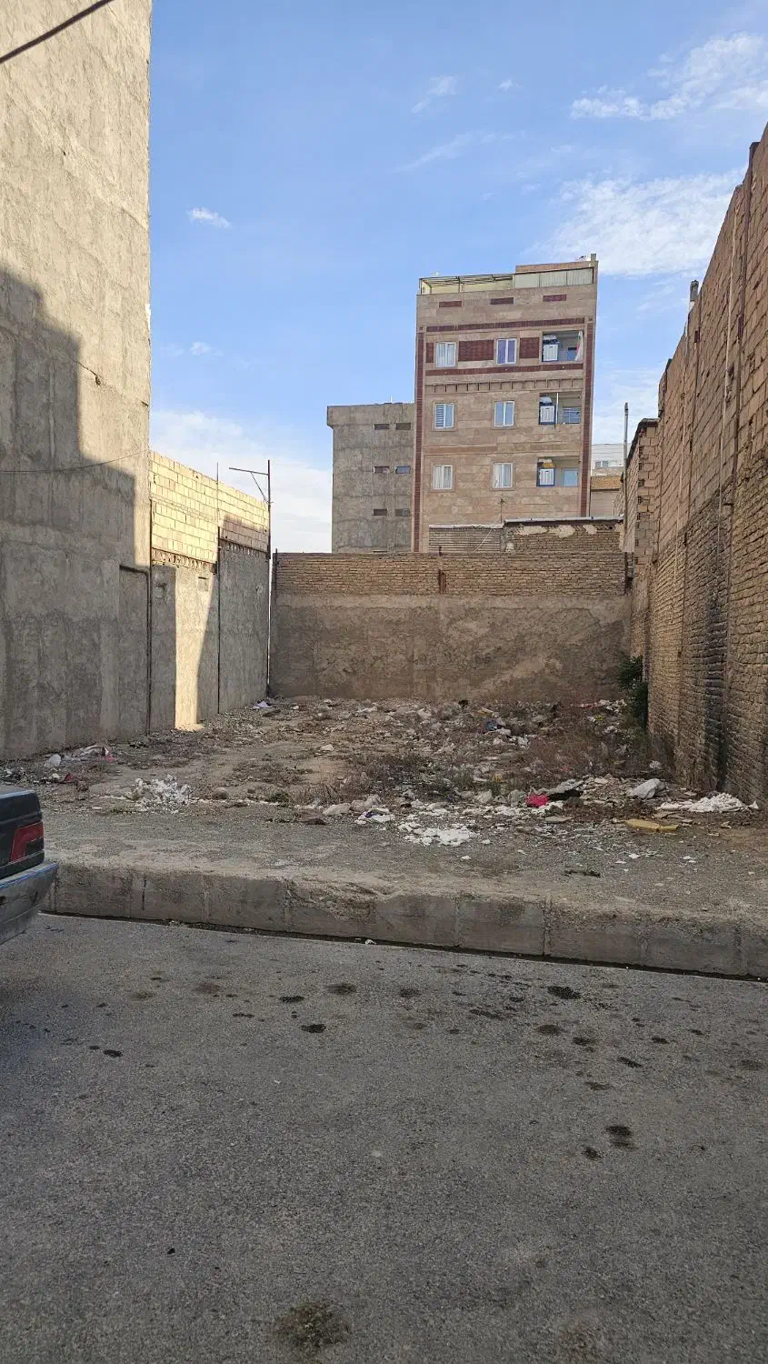 ۱۸۰ متر زمین مسکونی