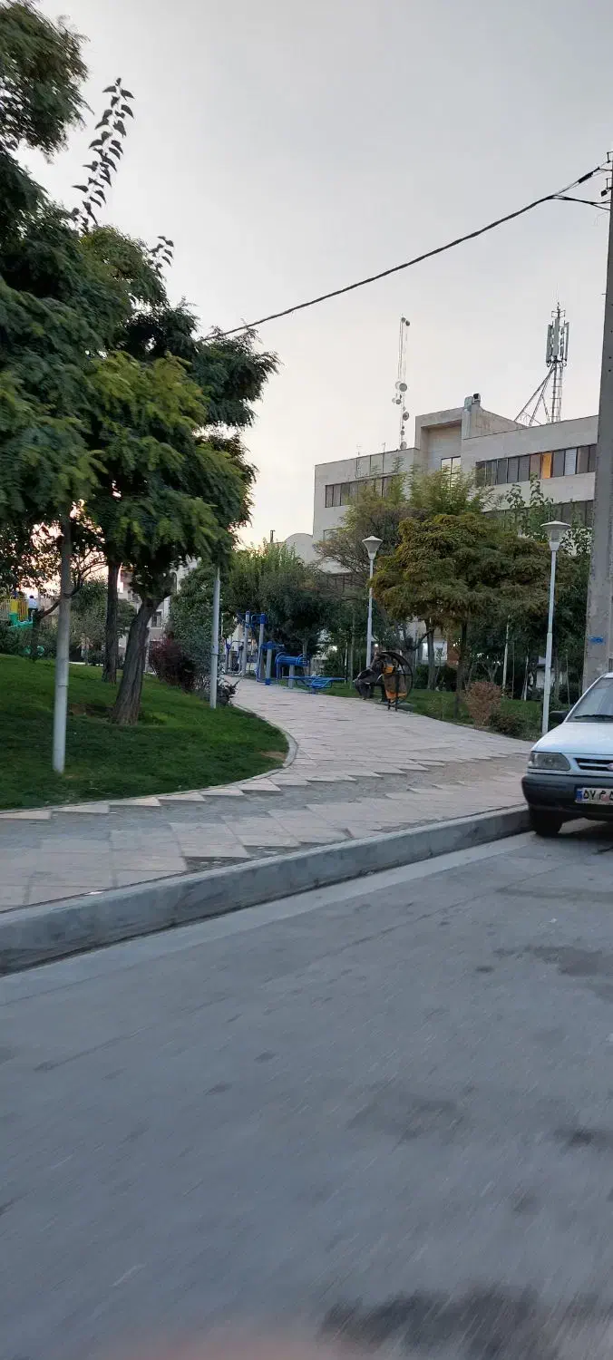 واحد تجاری اداری دارای سند تکبرگ تجاری