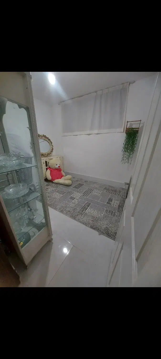 آپارتمان حاشیه خیابان گلبو