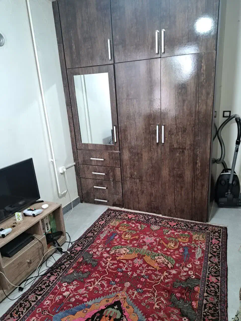 سوئیت زیرزمین بهاران فرامرزعباسی