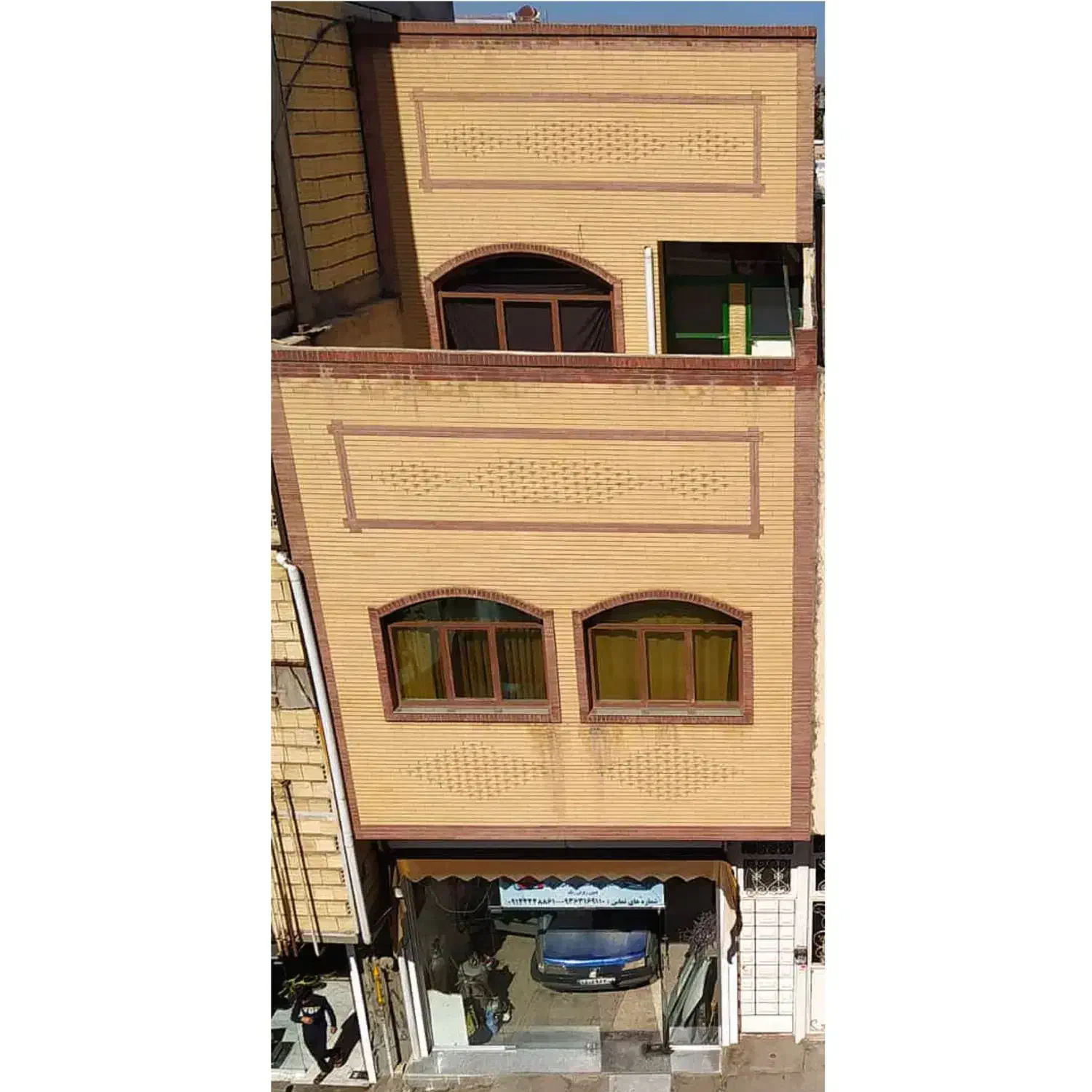 مغازه و آپارتمان در دارایی چهارم