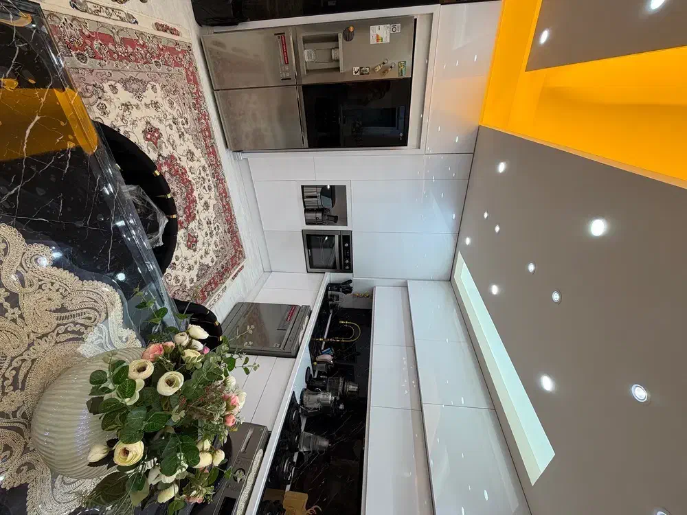 ۸۶ متر لاله زار جنوبی
