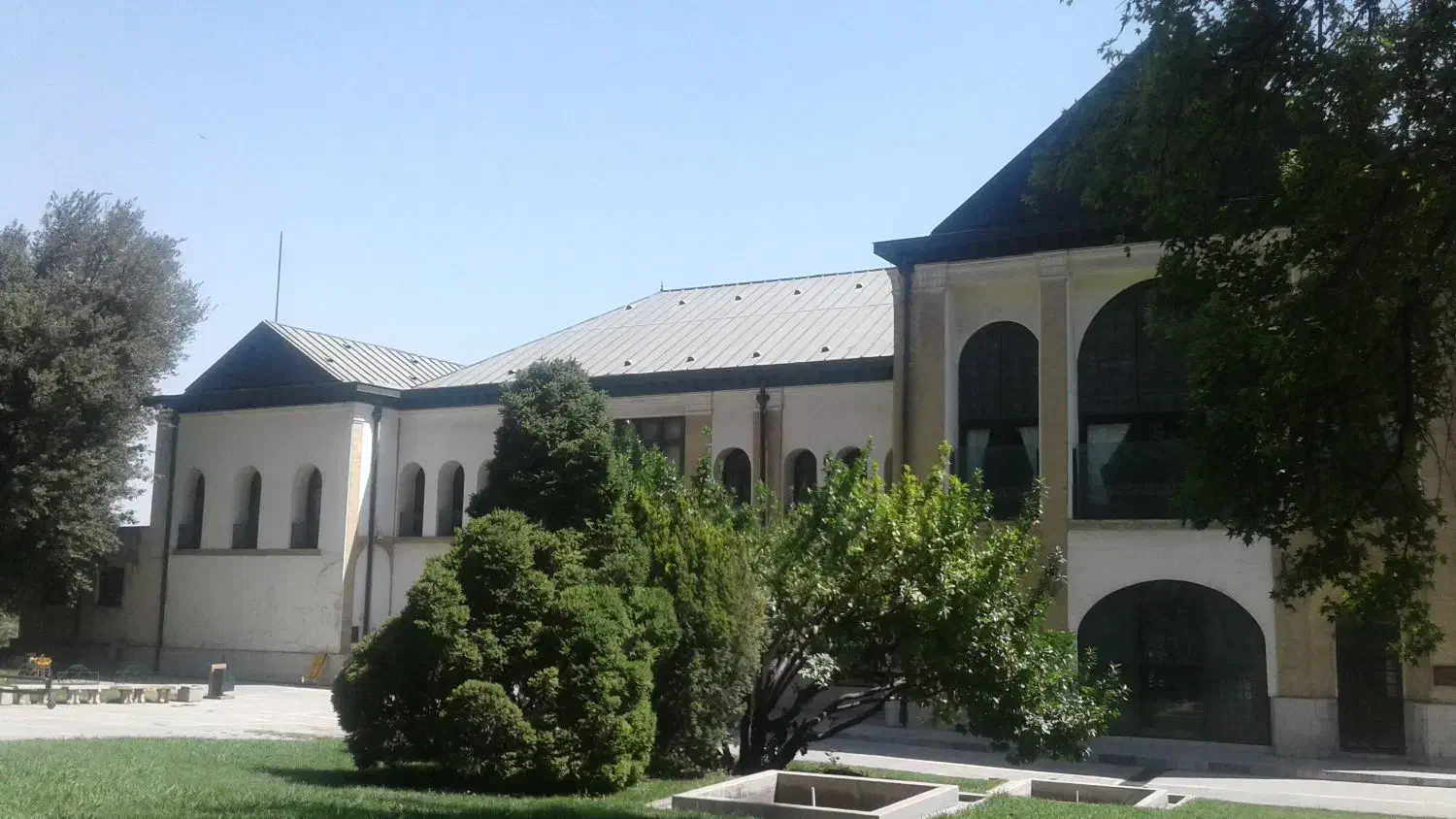 دفتر وکالت ، دفترخانه ، اداری شرکت ( خ معلم)
