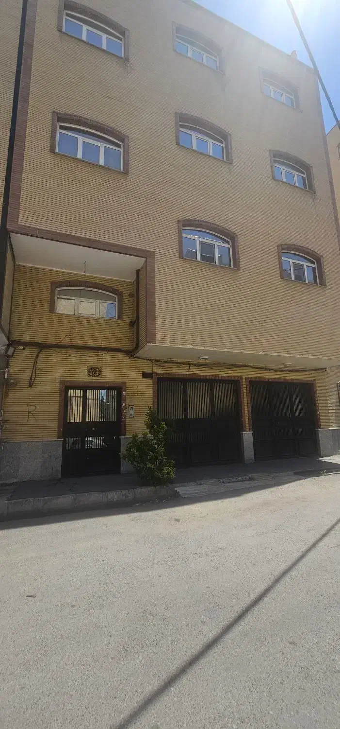 فروش حیاط