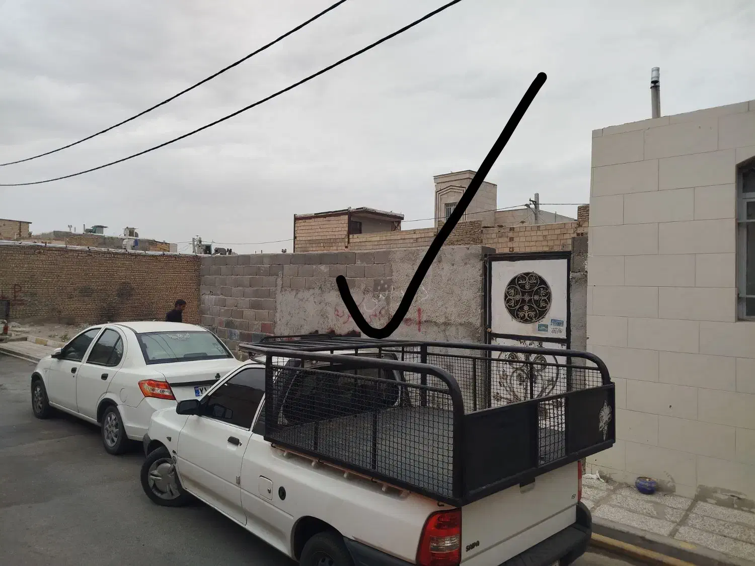 چهار دیواری در بافت مسکونی قشلاق اول