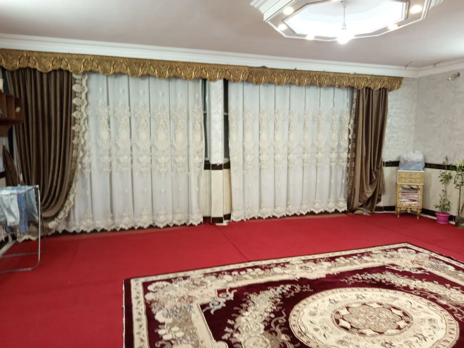 آپارتمان ۱۶۰متری در خیام ۷۲