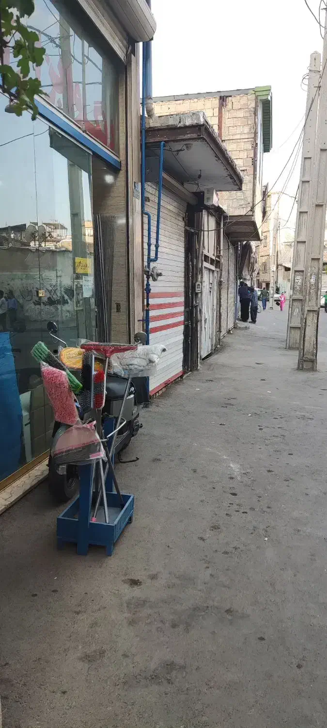 مغازه74 متری با بالکن اختصاصی 24 متری