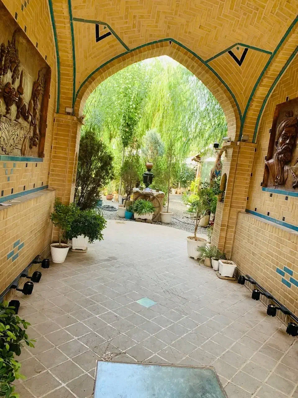 همخونه خانم(خونه دارم باوسایل)