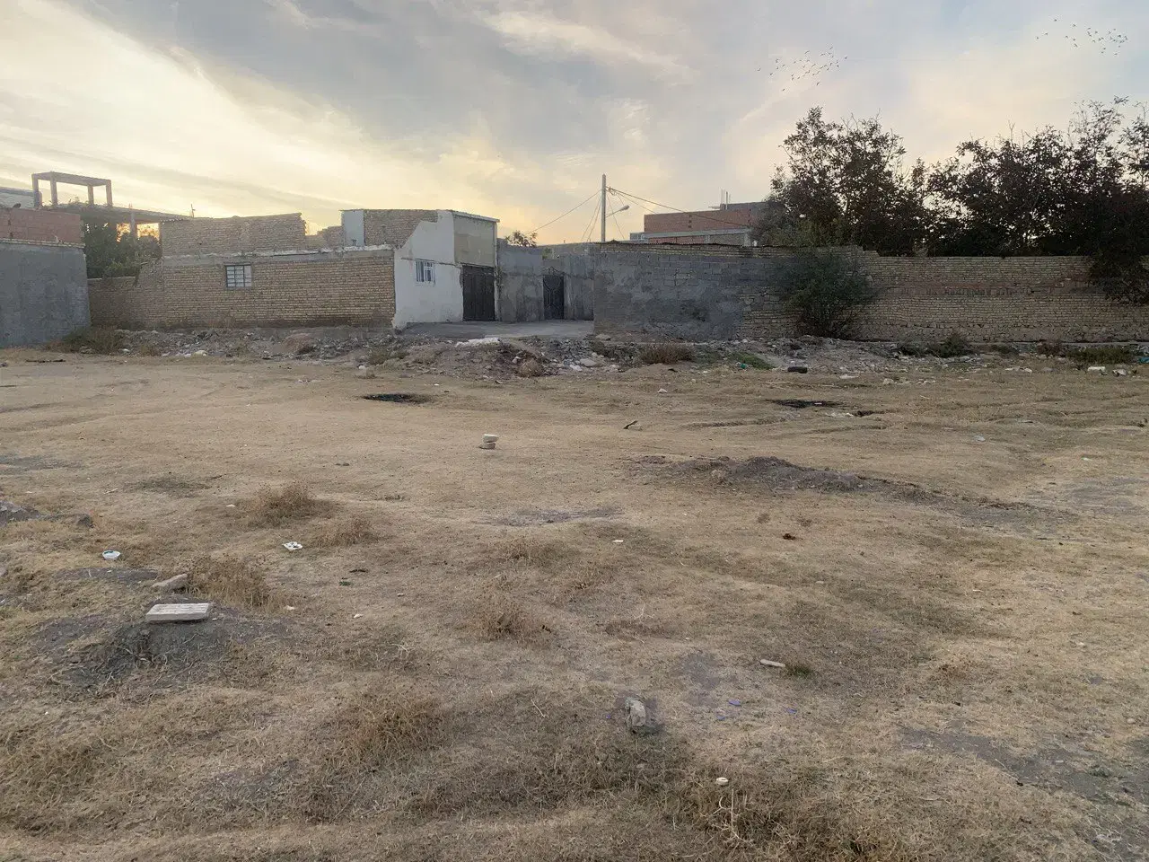 زمین ۱۸۰ متری