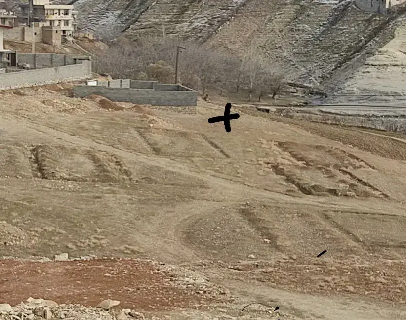 یک قطعه زمین ۱۲۱متری