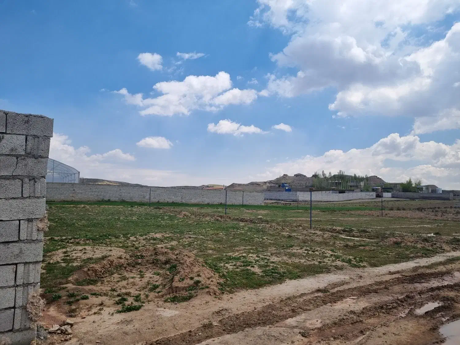 زمین 400 متری