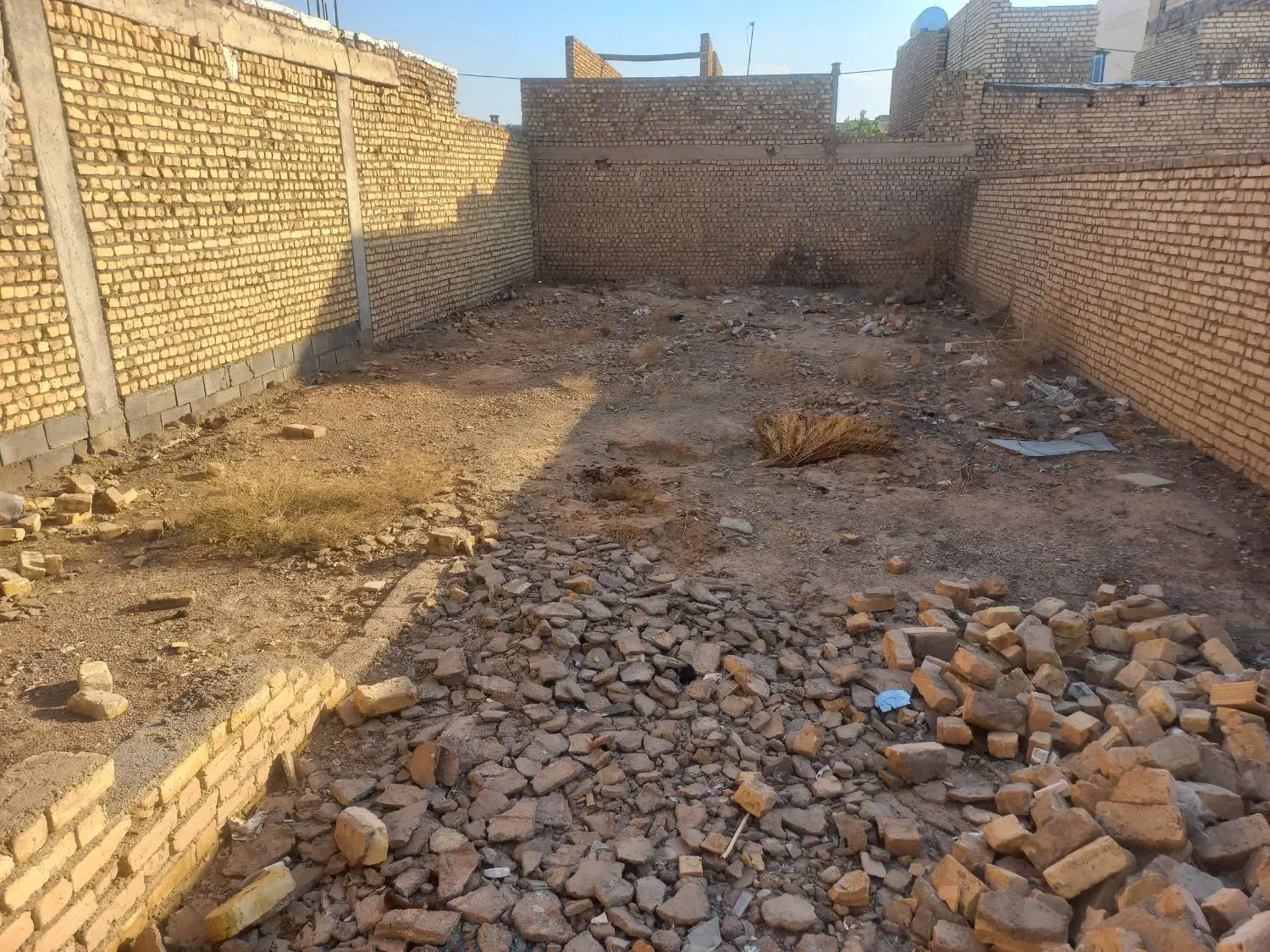 چهاردیواری مسکونی