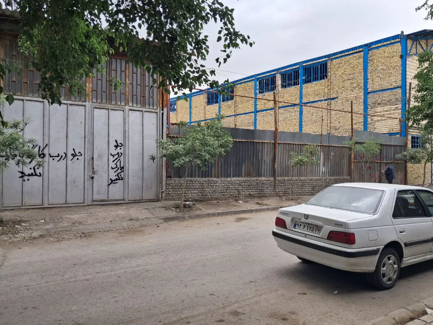 ۲۲۵ متر ، دارای ۱۰۰ متر سوله + ۱۲۵ مترمحوطه پوشیده