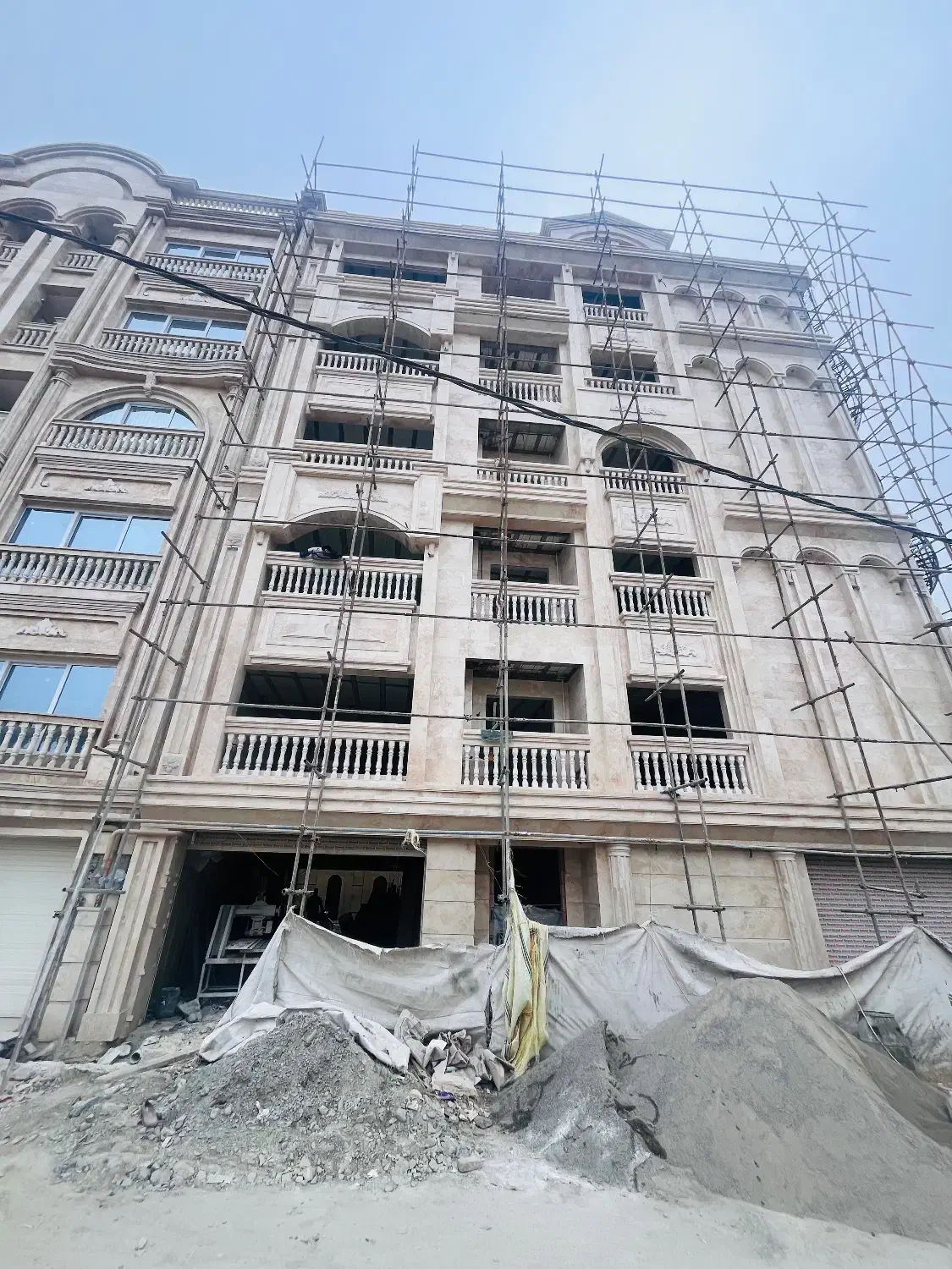 آپارتمان ۱۳۵ متری ۳ خواب نوساز ج جنگل