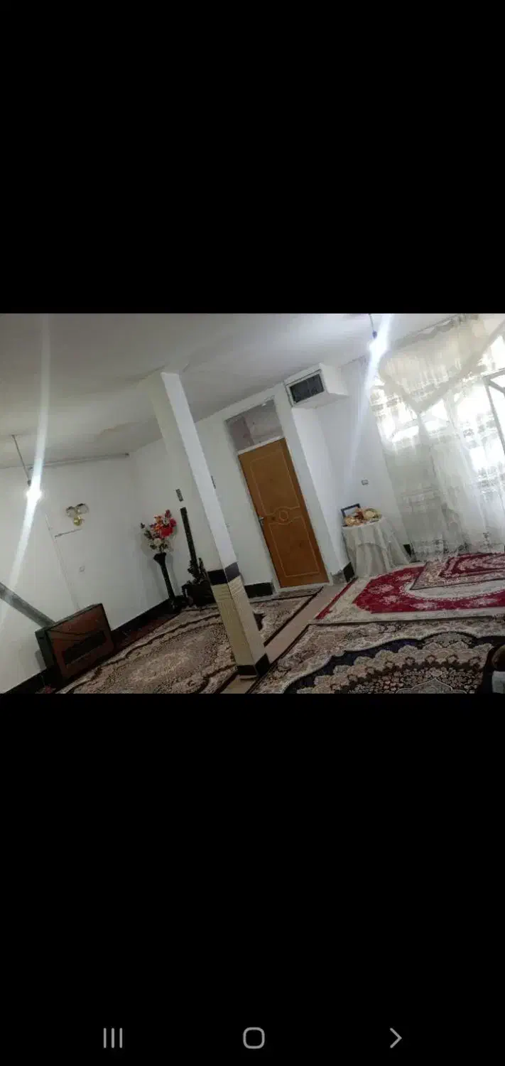 خانه  اجاره ای  طبقه  بالا  دره گرم