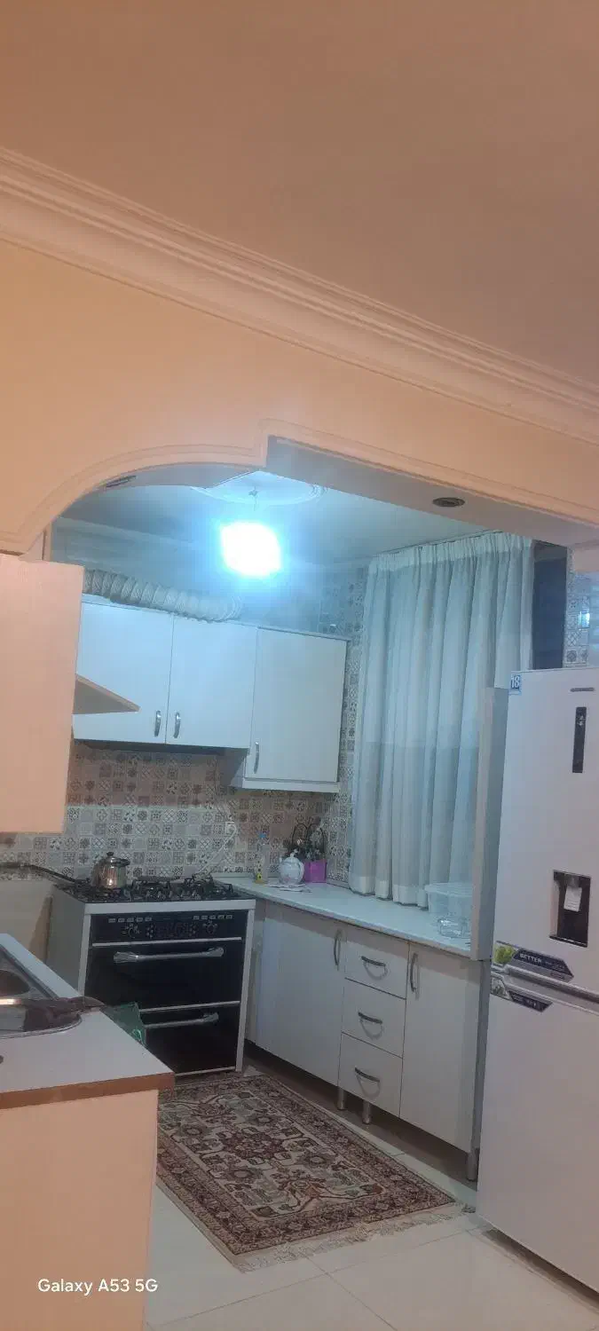 هم خانه خانوم موجه