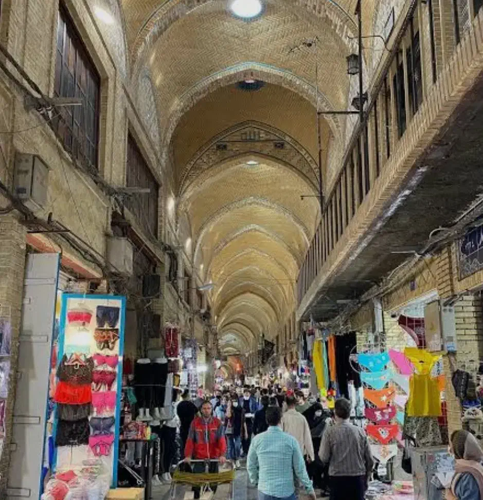 اغذیه فروشی در بازار تهران